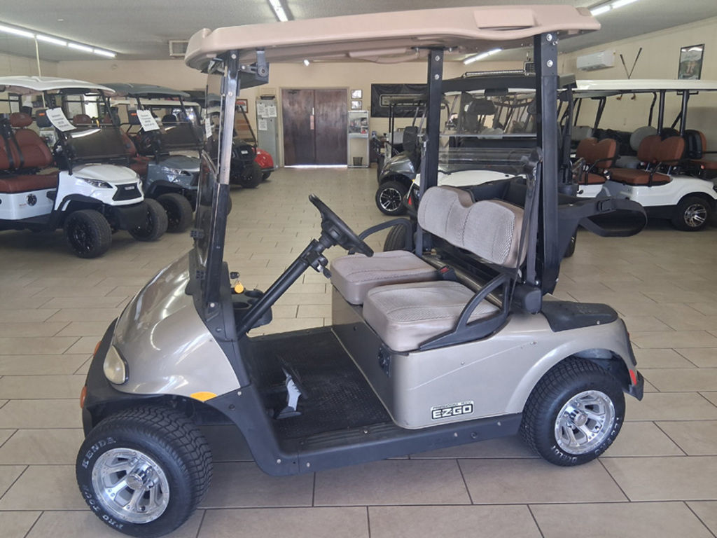 2018 E-Z-GO Freedom RXV Golf cart